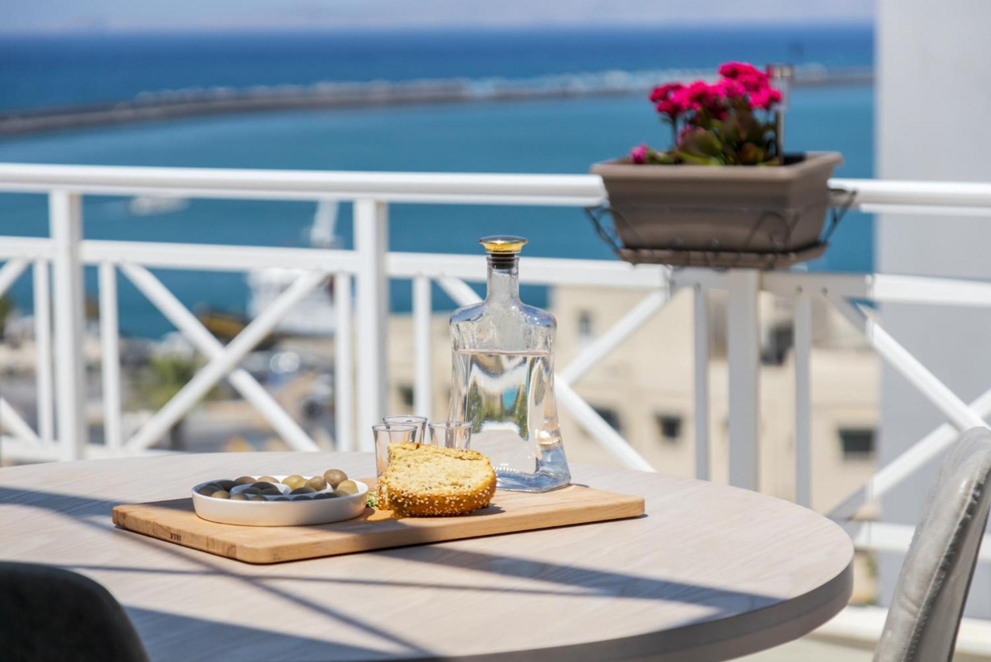Appartement Chic, Downtown, Penthouse W Sundeck And Seaview