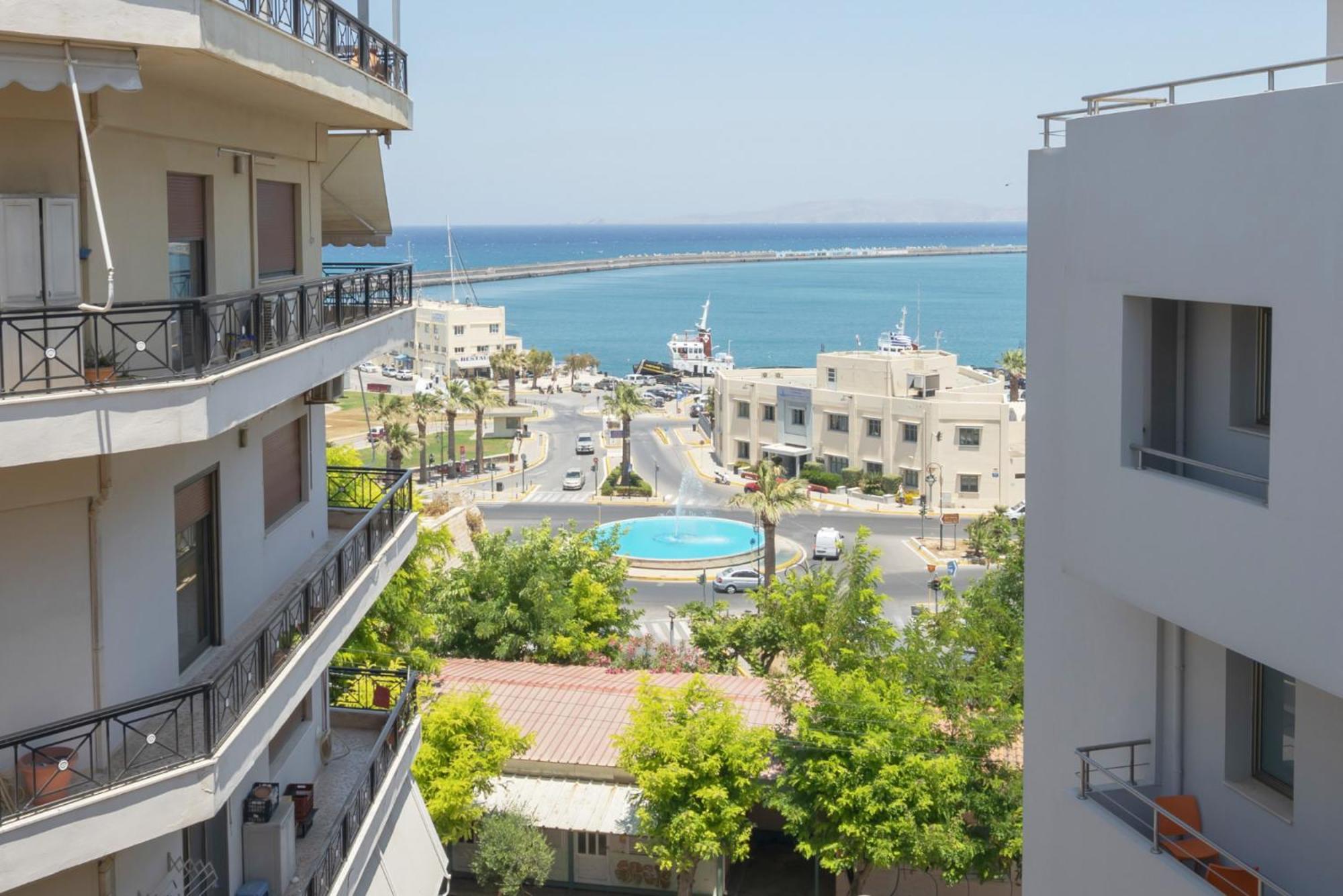 Chic, Downtown, Penthouse W Sundeck And Seaview Héraklion
